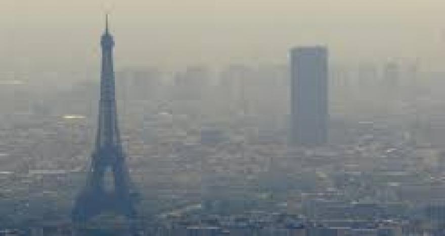 A légszennyezés egészségkárosító hatása miatt beperli a francia államot egy párizsi nő