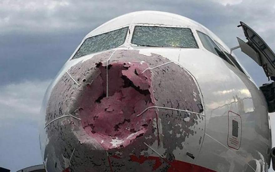 Vakon tette le viharban a gépet a hős pilóta 127 utassal – videó