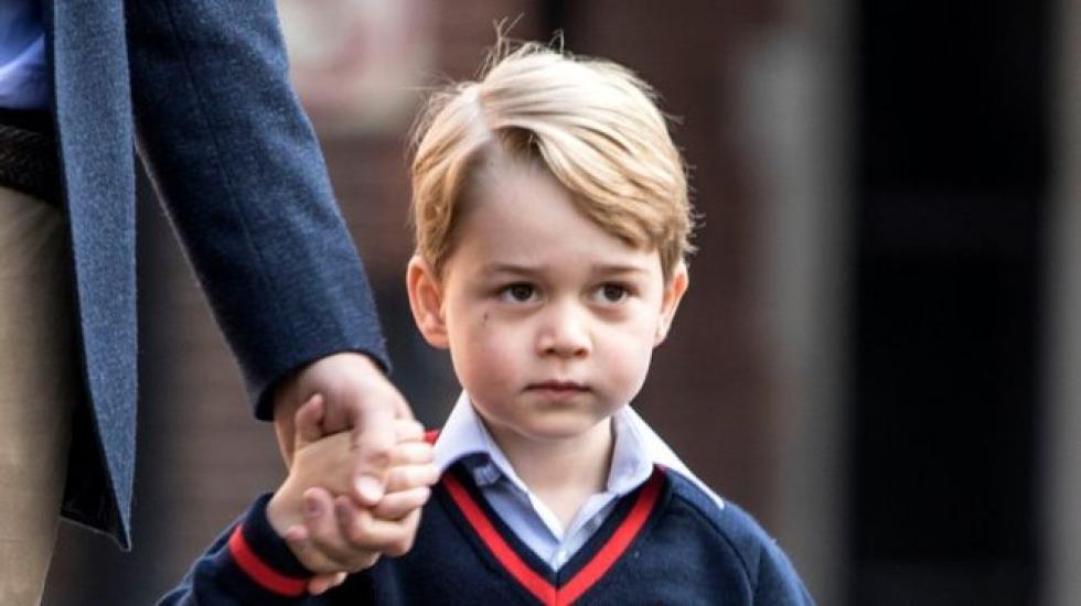 Iskolás lett György herceg, Nagy-Britannia majdani uralkodója