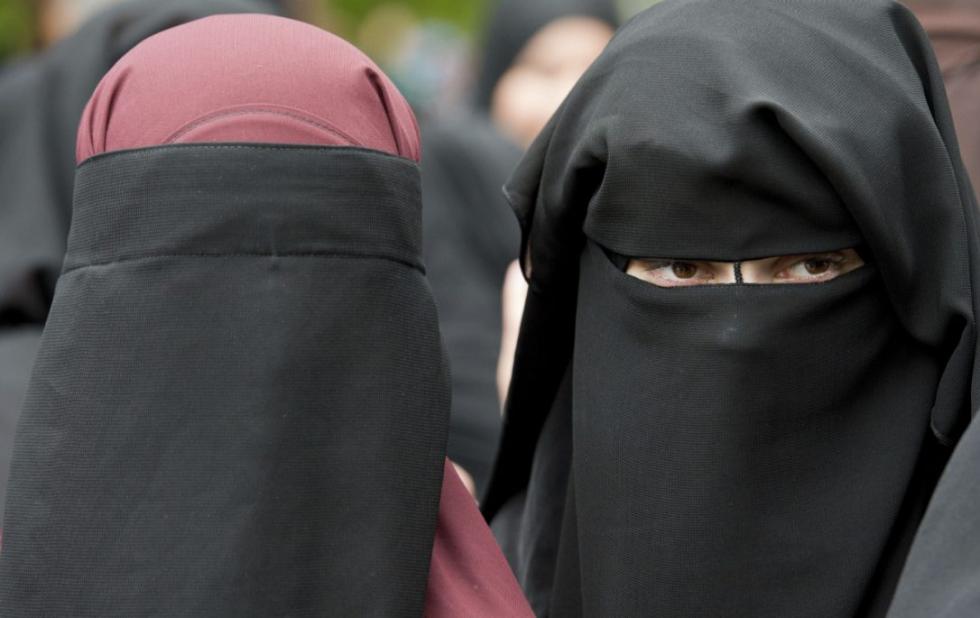 Burka tilalmat vezetnének be Kanada egyik tartományában is