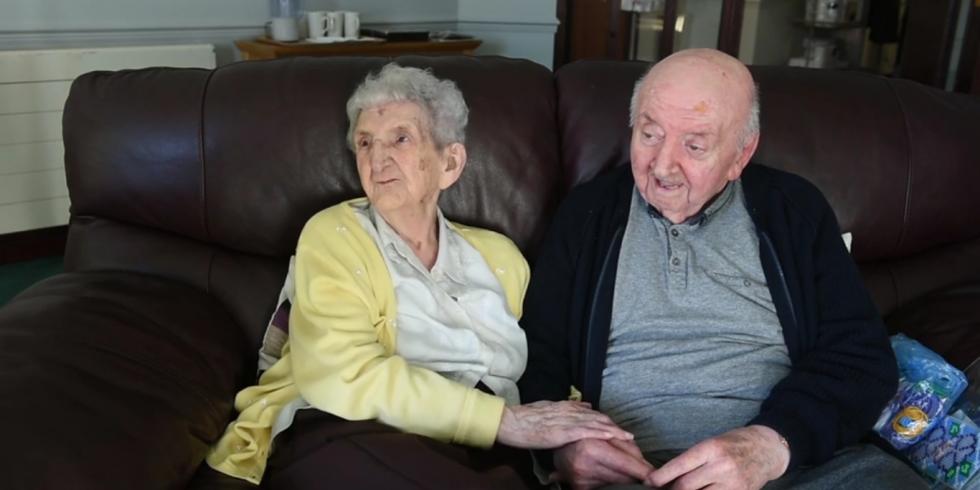 A 98 éves anyuka otthonba vonult, hogy gondoskodhasson 80 éves fiáról