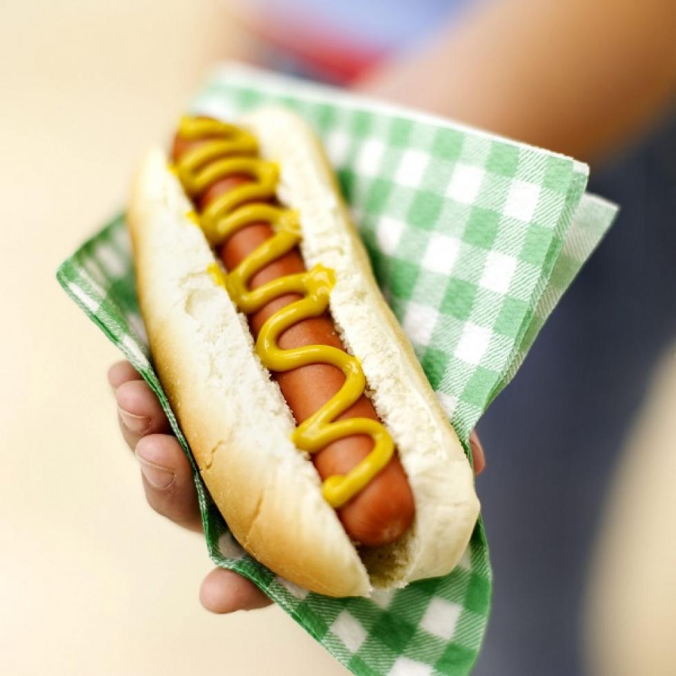 Három évig terjedő szabadságvesztés egy hot dog elemeléséért