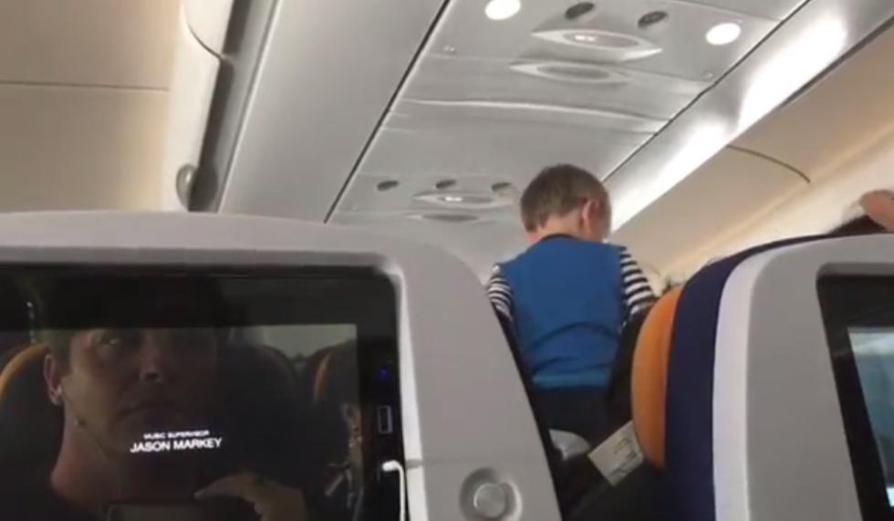 Kikészültek az utasok a nyolcórás repülőúton egy visítozó gyerek miatt