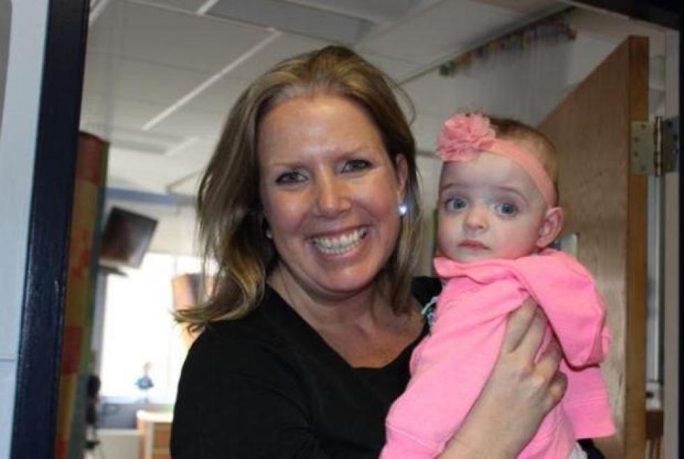 Kórházi nővér fogadta örökbe a babát, akit elhagytak a szülei