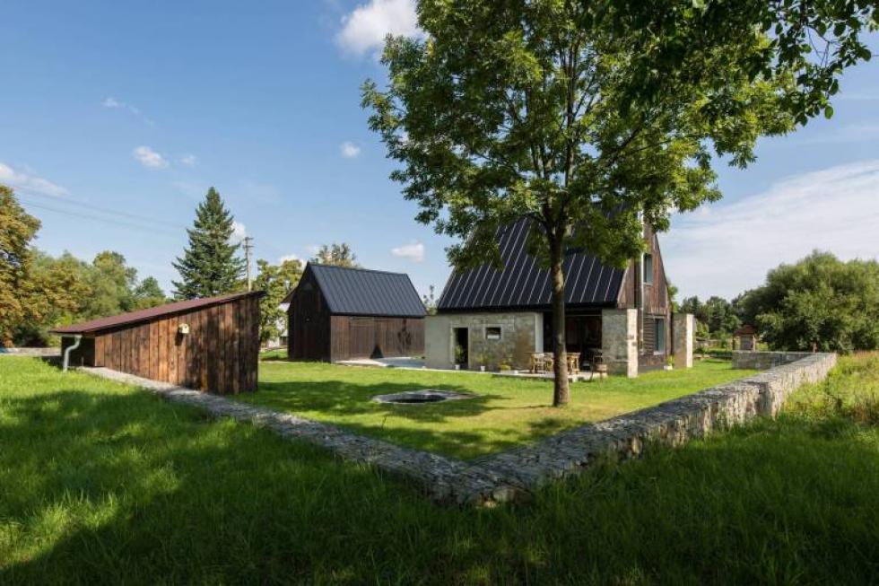 Egy csodálatos vidéki rezidencia, ahol nyugdíjas éveiket tölti a cseh házaspár