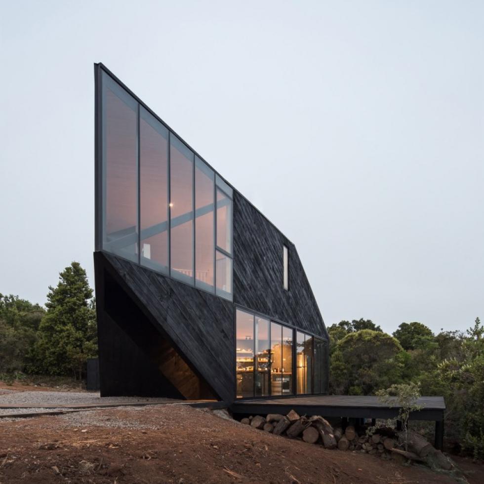 A 2DM Arquitectos egy geometriai üdülőházat épített Chile tengerpartján