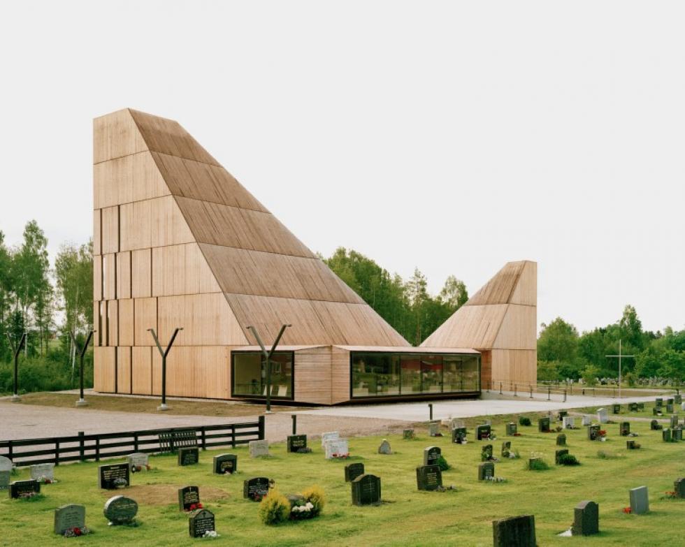 Formabontó templomépület Norvégiában, melyet történelmi elődjének megidézésére terveztek
