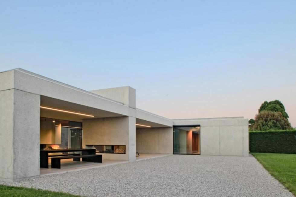 Egy csodálatos minimalista otthon Olaszországban, mely közvetlenül kapcsolódik a szabadtérhez