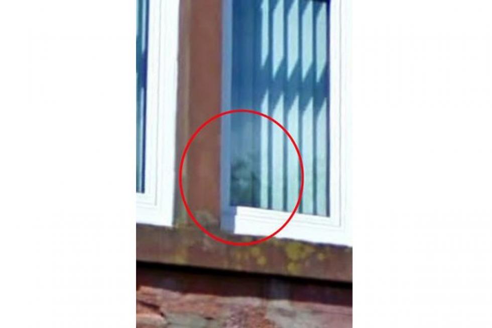 Egy kisfiú szellemét látta meg a régi lakása ablakában Elaine McMonagle