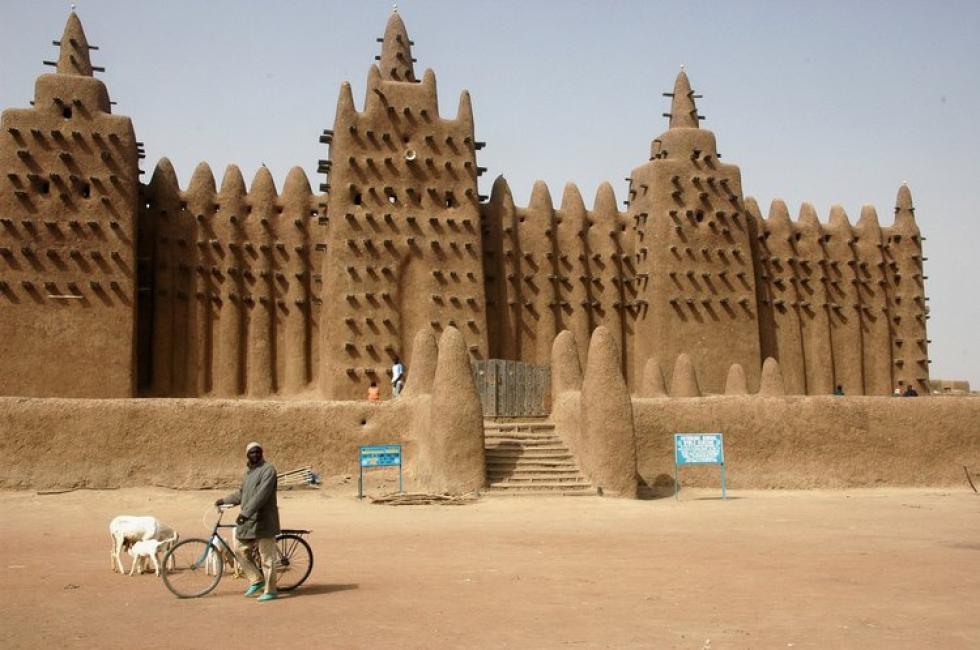 Nyugat-Afrika hagyományos sárépítészete egy alacsony költségű fenntartható lehetőség – VIDEÓ