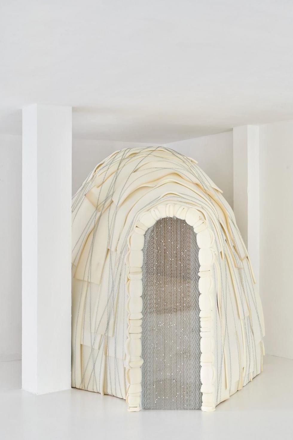 Spanyol építészek egy hangulatos iglut terveztek a lányuk hálószobájaként