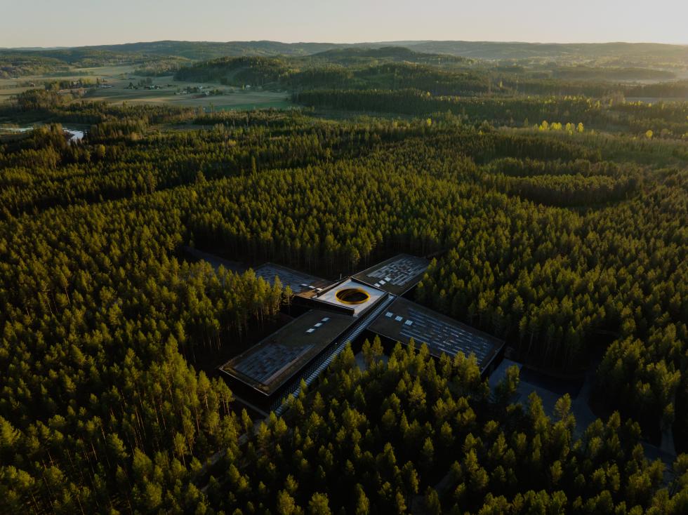 A BIG létrehozta a “világ legkörnyezetbarátabb bútorgyárát” Norvégiában – VIDEÓ