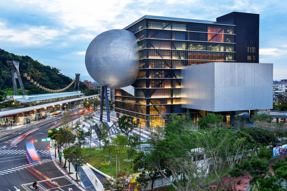 Idén augusztusban nyílik meg az OMA sci-fi jellegű előadóművészeti központja Tajvanon