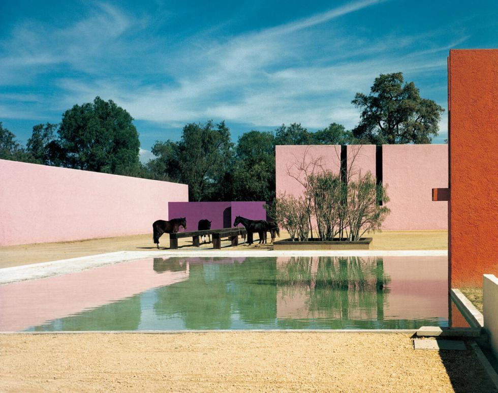 5 gyönyörű épület Luis Barragán, a mexikói modernista és a színek mesterétől