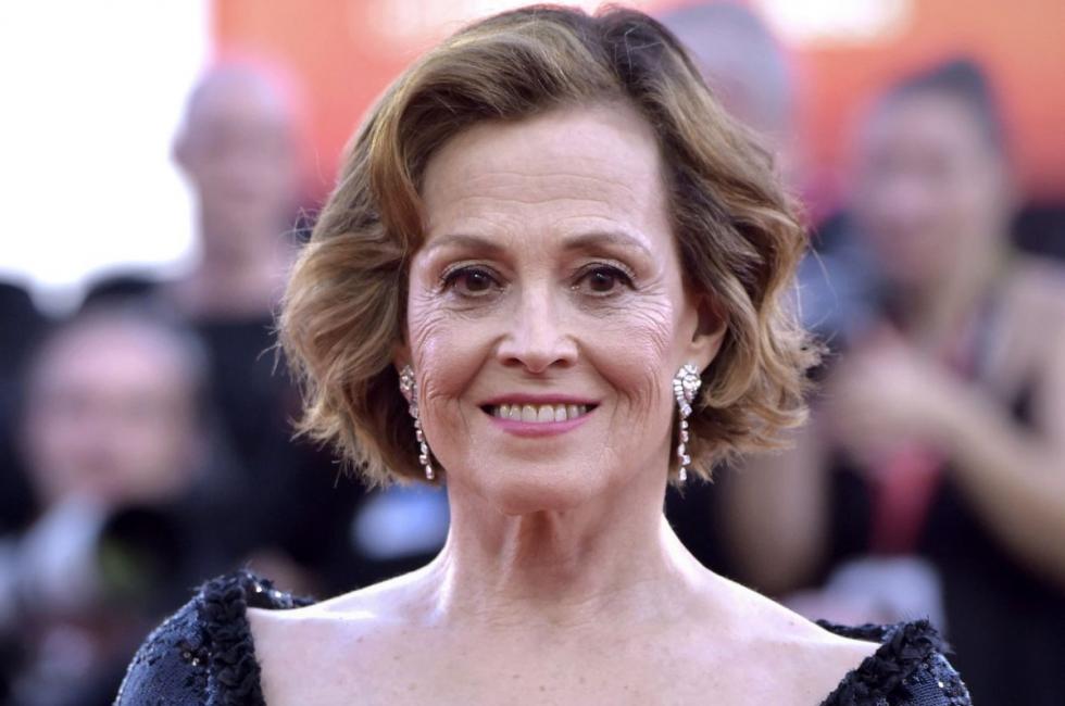 Sigourney Weaver fél a liftben