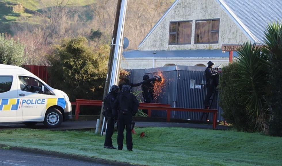 Flexelnek és begyűjtenek