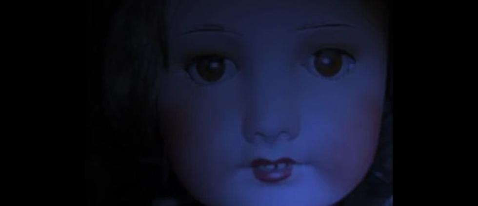 Négy generáción át sújtott le a játékbaba átka