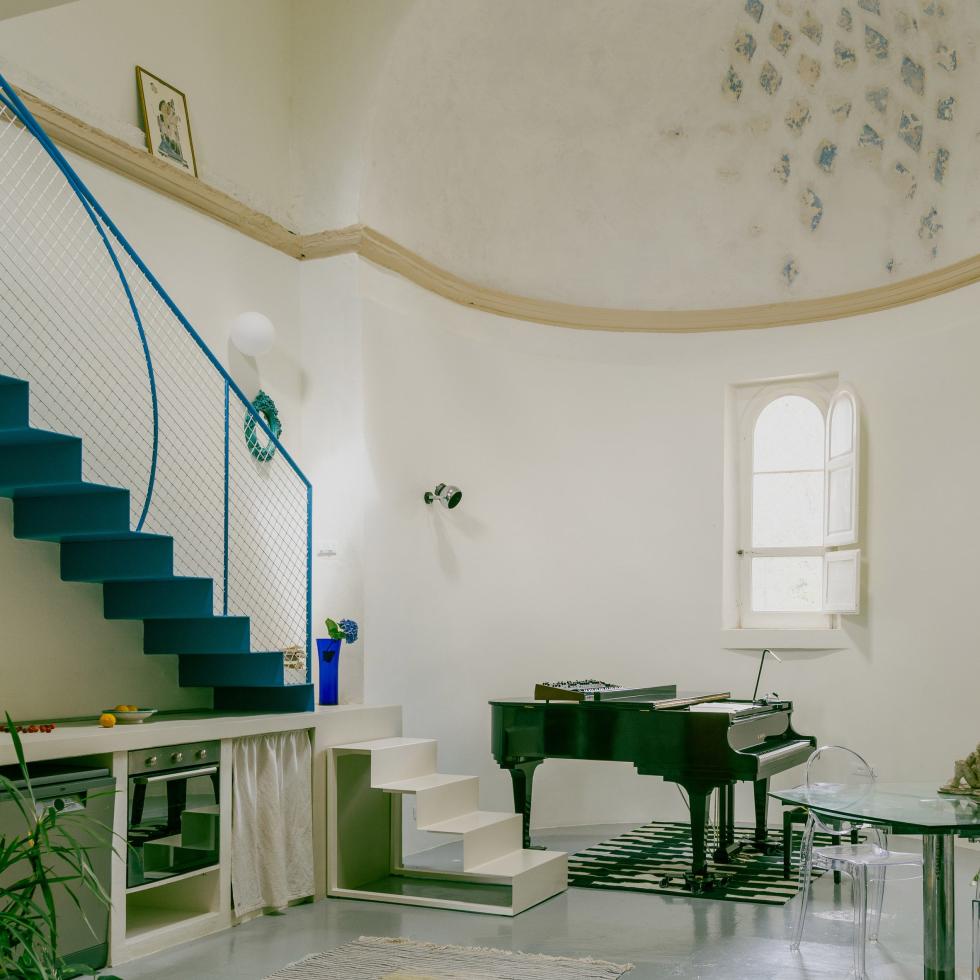 Elhagyatott kápolnát alakított családi házzá az Atelier Vagy