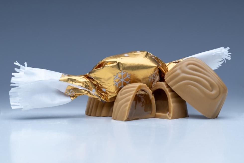 Karamellizált fehércsokoládéval bevont kekszes-karamellás édesség lett az év szaloncukra