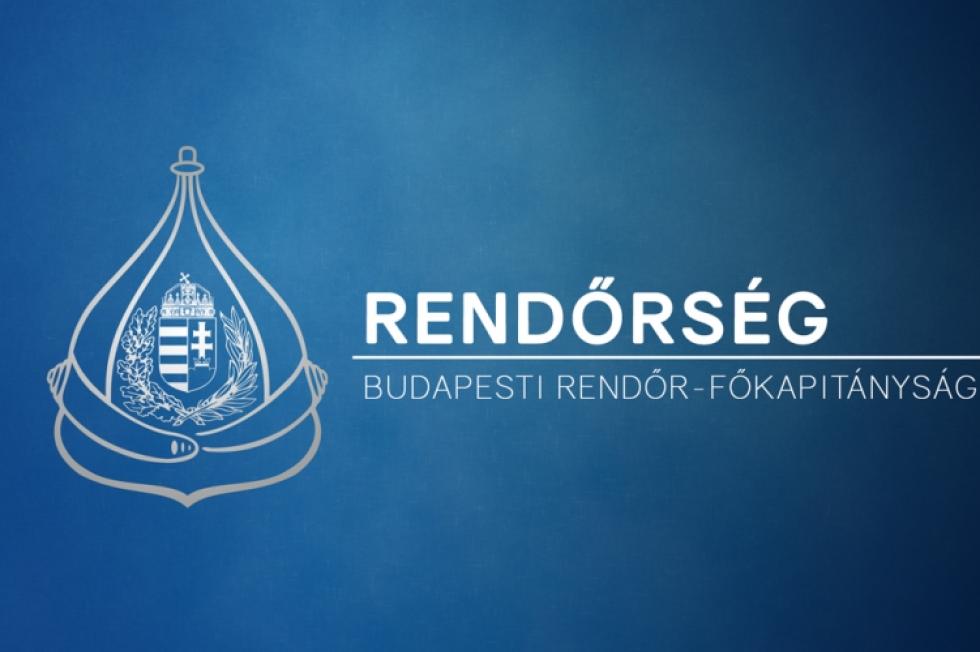 Egy rendőrautó és egy taxi ütközött Budapesten, négy embert kórházba vittek