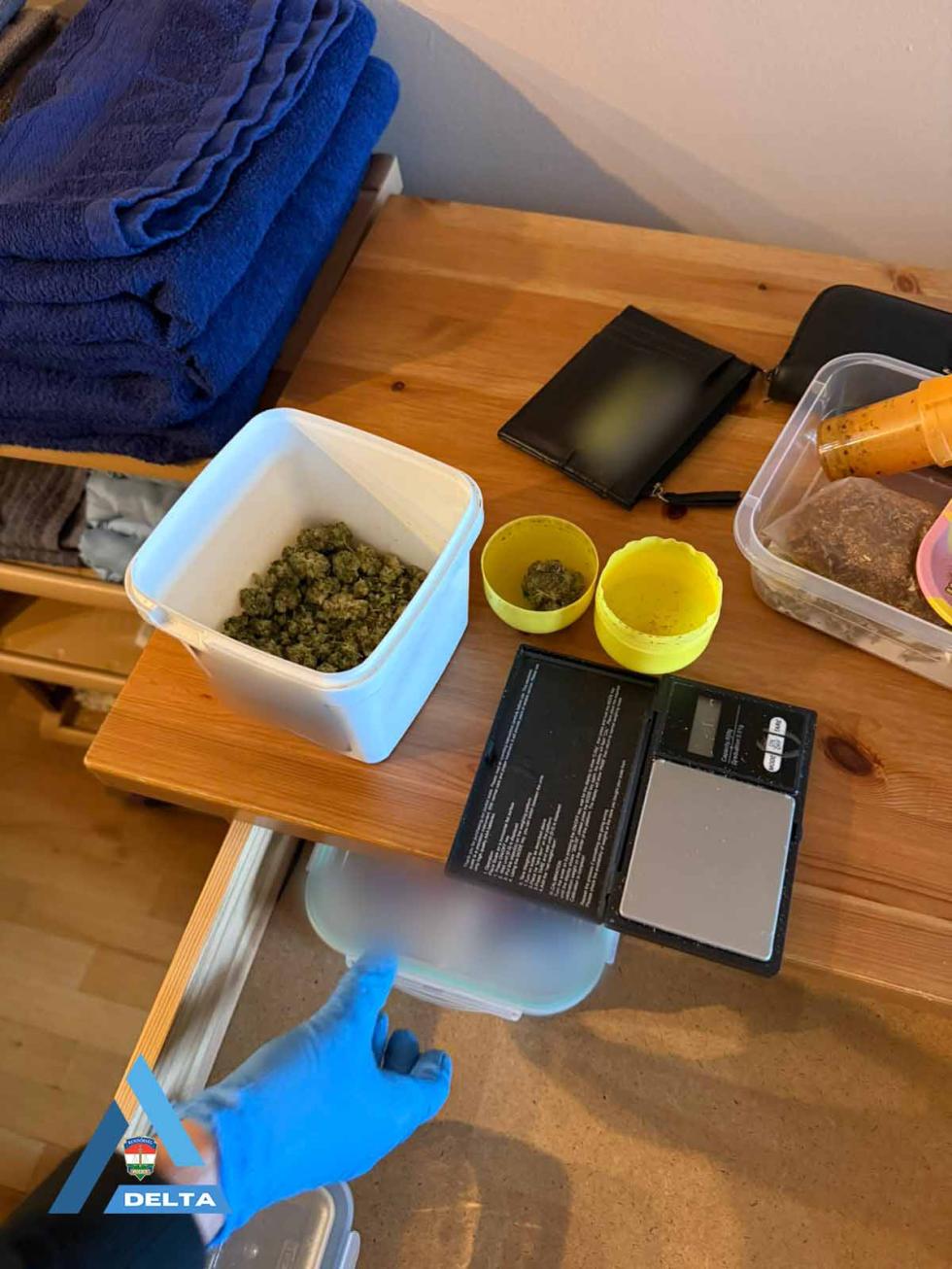 Kinder tojásban is rejtegetett drogot