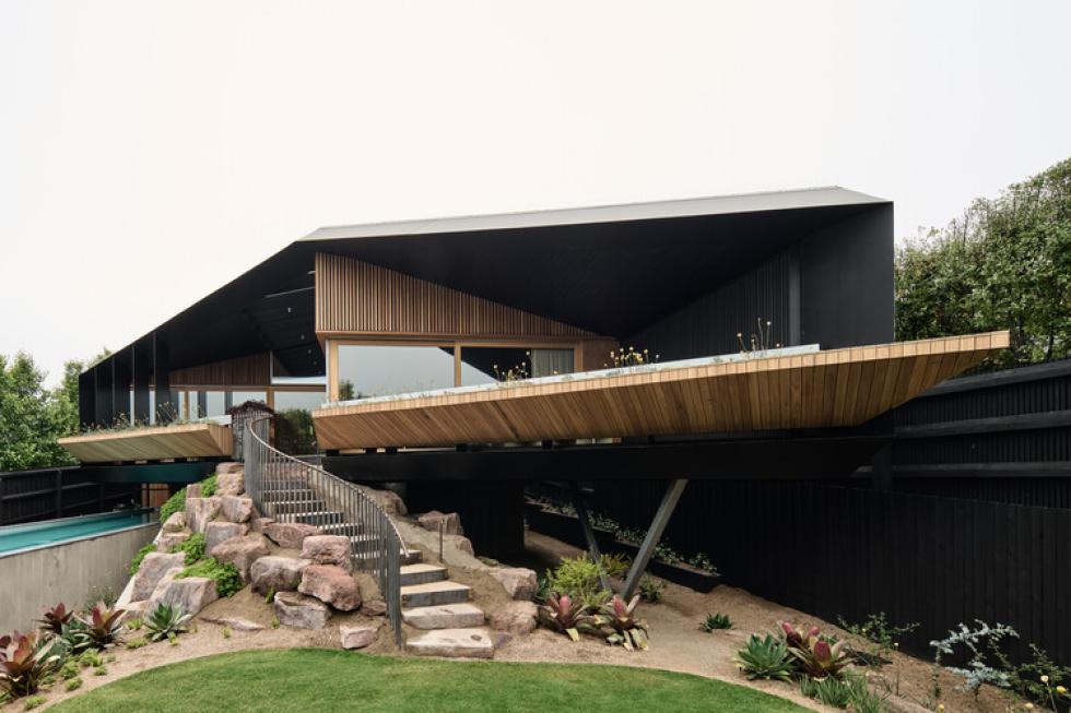 Egy luxus otthon, mely szinte lebeg a föld felett