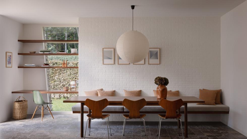 Családi otthonként újjászületett középkori bungaló