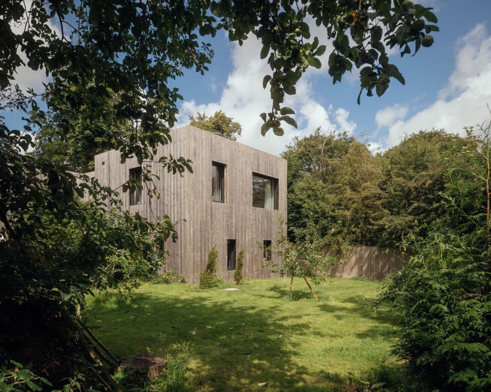 Engedély a lehetetlenre: a Studio Bark zöldövezeti álomotthona