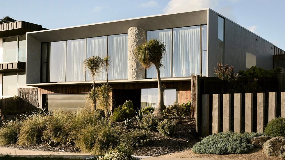 Tengerparti minimalizmus természetes anyagokkal: a Coastal House Ausztráliában