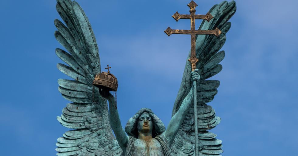 Az év végén kerülhet vissza a Hősök terére Gábriel arkangyal szobra