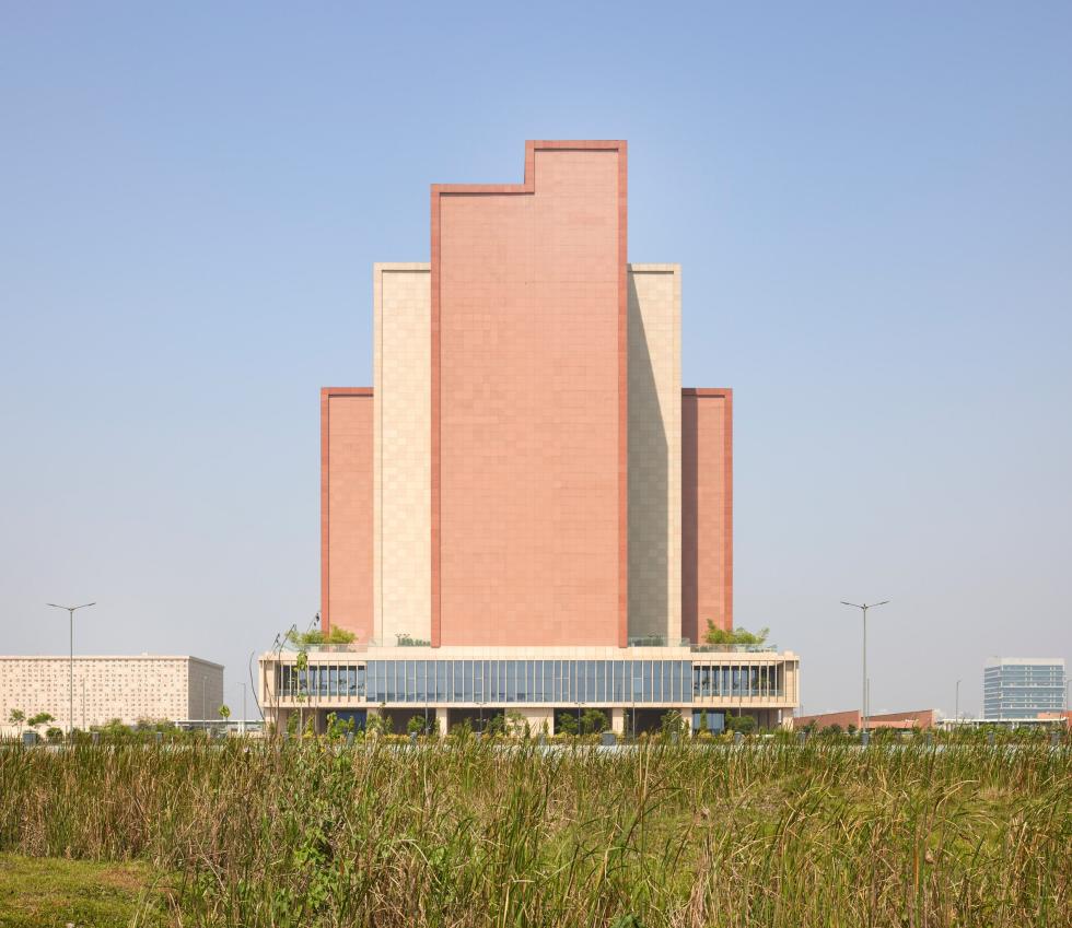 Homokkőbe faragott identitás: amikor az építészet nemzeti jelképpé válik