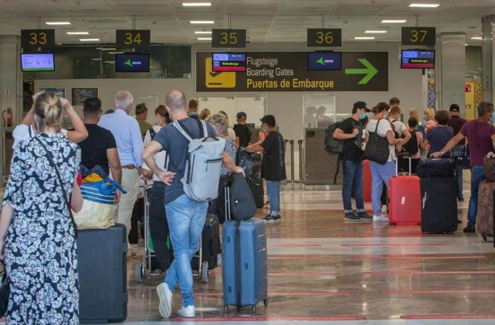 Ezek az európai repülőterek nem készültek fel a nyári csúcsforgalomra
