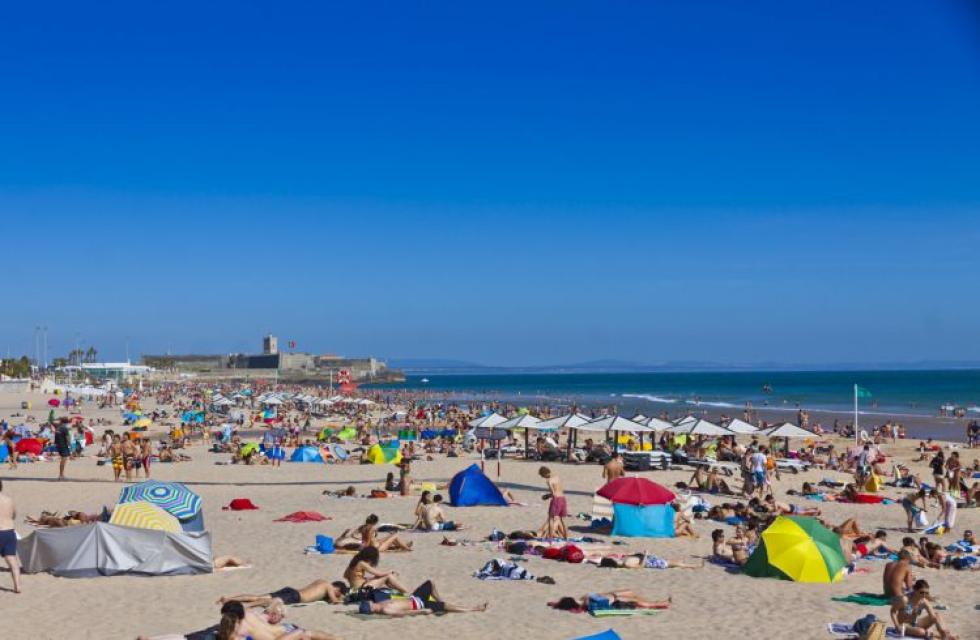 Ezekért a strandolási szabályszegésekért súlyos bírságot kockáztatnak a turisták Európában