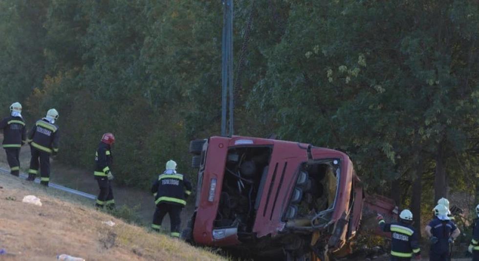 Halálos tömegszerencsétlenség gondatlan okozása miatt indult eljárás a sofőr ellen