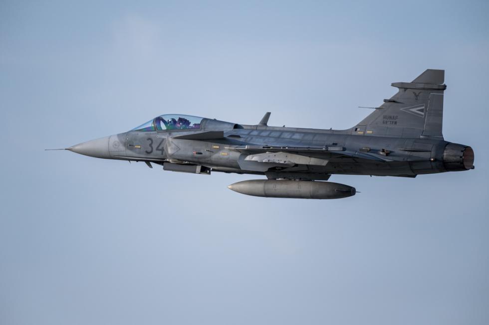 Magyar Péter: lezuhant egy Gripen Szolnoknál