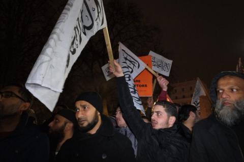 Muszlimok tömegei tüntettek kalifátusért Londonban - videó