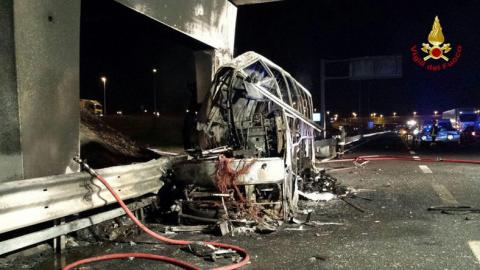 Mégis életben van a veronai buszbaleset egyik sofőrje! – vádat emeltek ellene