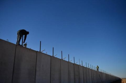 Migránsok miatt 500 km hosszú falat építenek a törökök