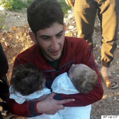 Megrázó fotó: 9 hónapos ikrek is áldozatai a szíriai gáztámadásnak