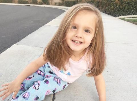 Divatikonná vált a ritka betegségben szenvedő 3 éves kislány