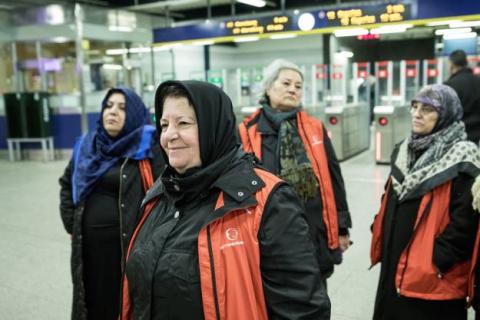 Svéd no-go zónában burkás anyák tartják fenn a rendet