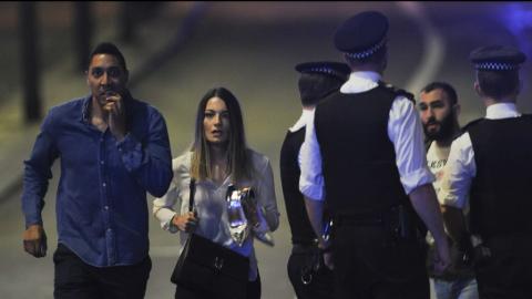 Gázolásos és késeléses terrortámadás Londonban – megrázó képek 18+
