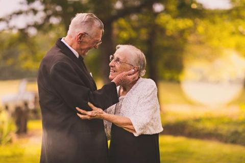 Igaz szerelem: 65. házassági évfordulóját ünnepelte a pár