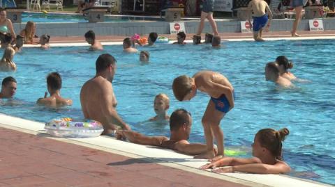 4 éves kisfiú életét mentette meg az úszómester az egri strandon