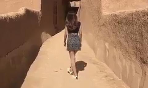 Le akarják tartóztatni a szaúdi lányt, mert miniszoknyában mászkált az utcán