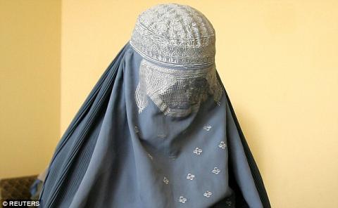 Muszlim nők sorra hagyják el Ausztriát a burkatilalom miatt