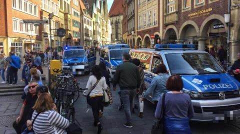 Furgon hajtott a tömegbe a németországi Münster városában