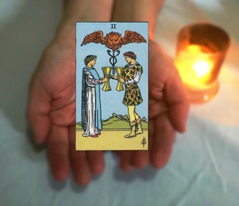A mai nap Tarot kártya üzenete - Öltöztesd ünneplőbe a szíved, pozitív fordulatot vesz a szerelmi életed