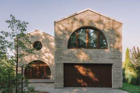 Az Atelier ST egy ikerháznak tűnő házat tervezett Lipcsében