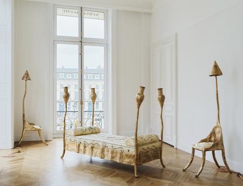 Schiaparelli új művészi együttműködése: Vénusz ihlette bronz bútorok
